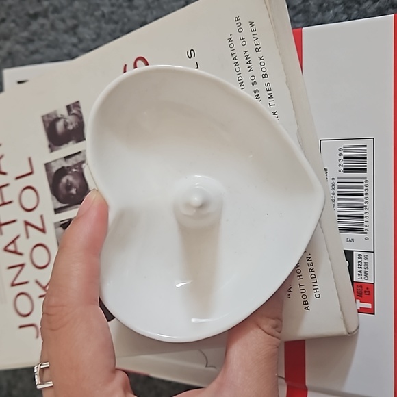 Heart shaped ring holder - Picture 2 of 3